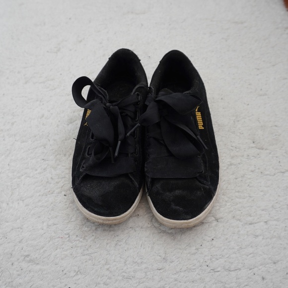 PUMA Sneakers with Ribbon Shoe Lace | Size 8 | Black - Picture 2 of 2